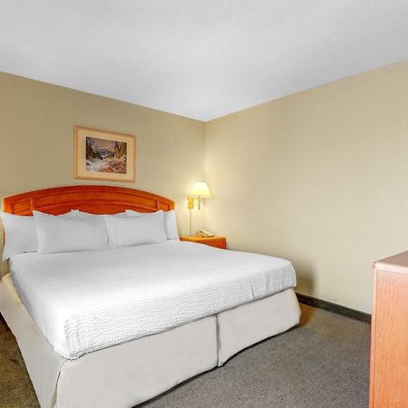 Days Inn By Wyndham Red Deer Kültér fotó