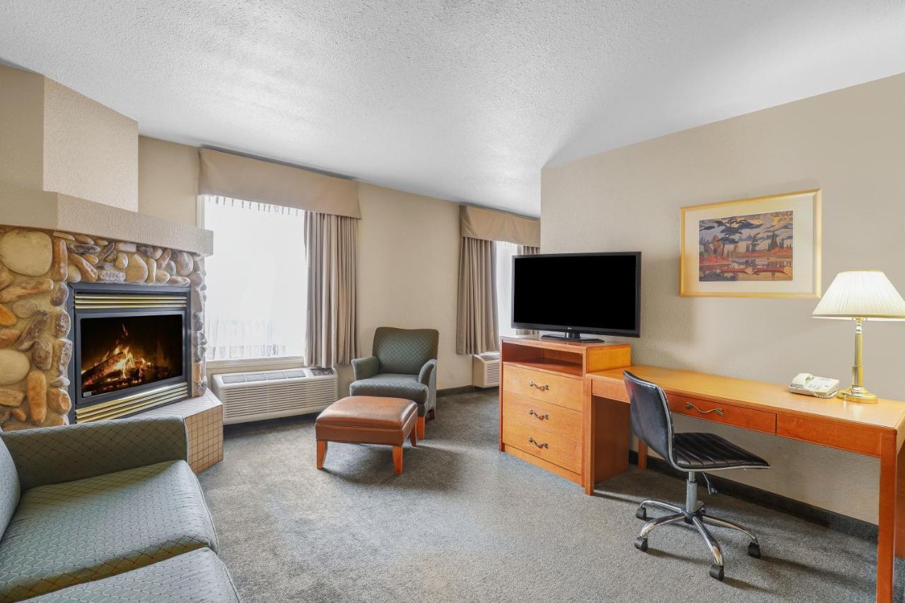 Days Inn By Wyndham Red Deer Kültér fotó