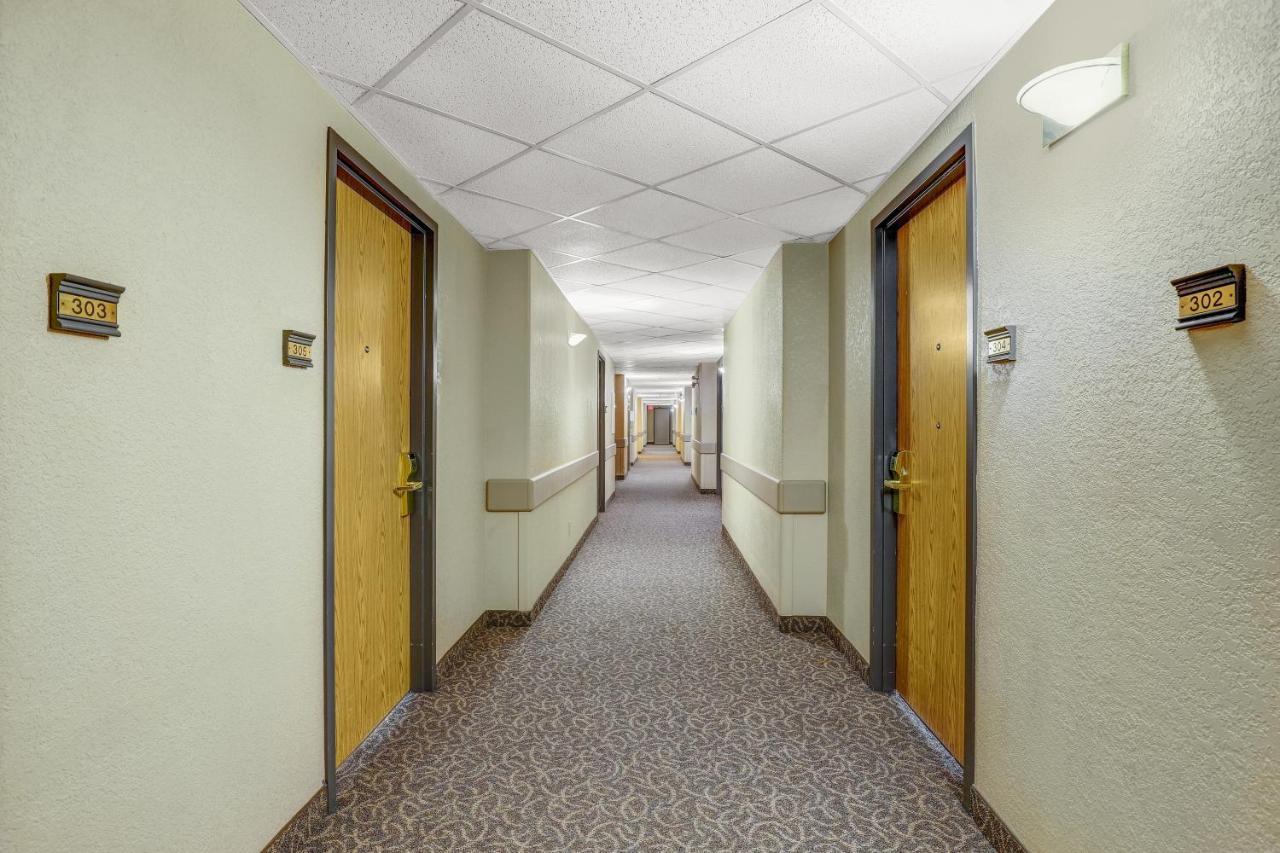 Days Inn By Wyndham Red Deer Kültér fotó