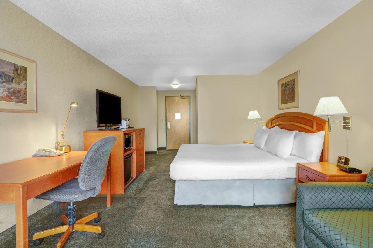 Days Inn By Wyndham Red Deer Kültér fotó