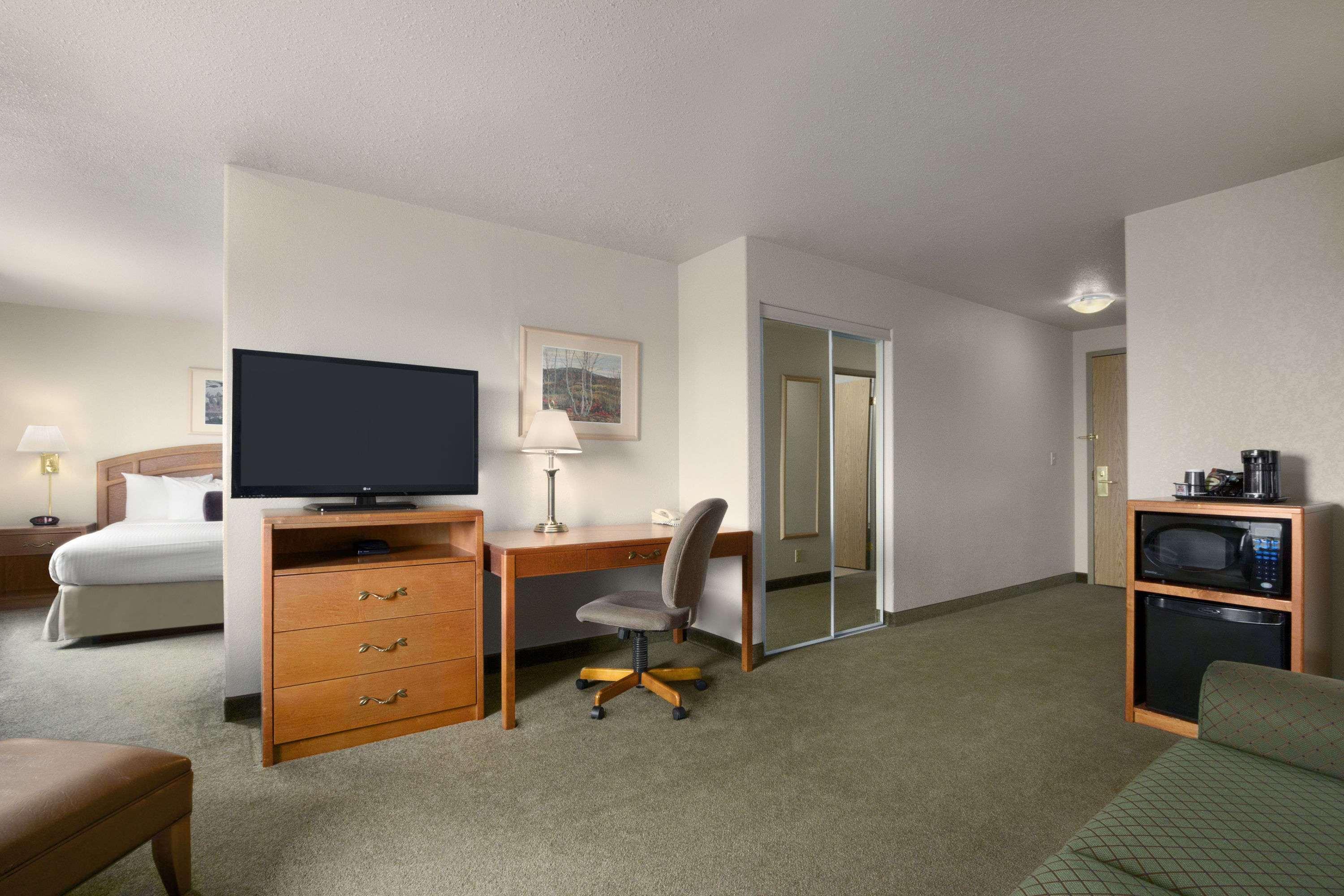 Days Inn By Wyndham Red Deer Kültér fotó