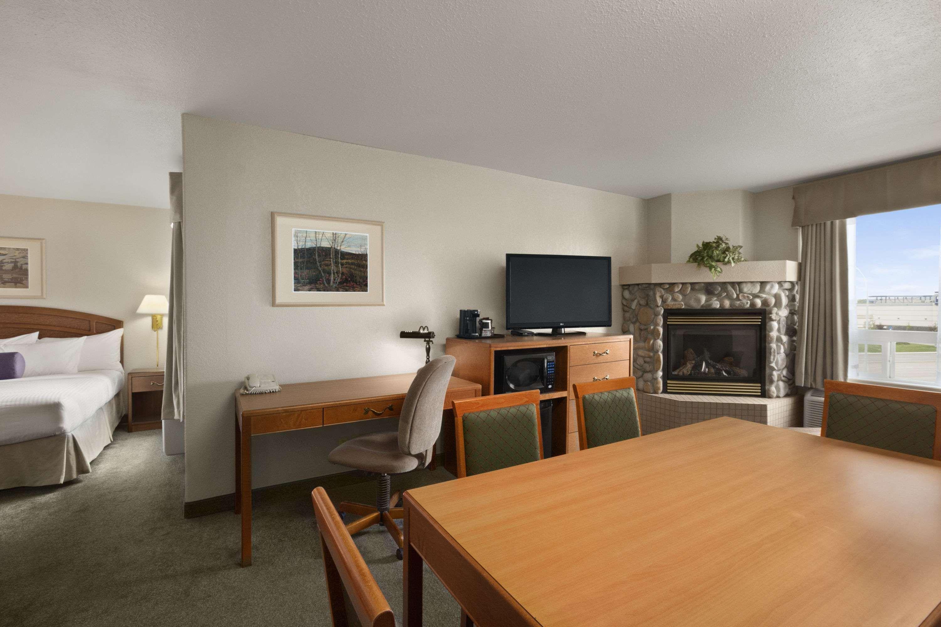 Days Inn By Wyndham Red Deer Kültér fotó