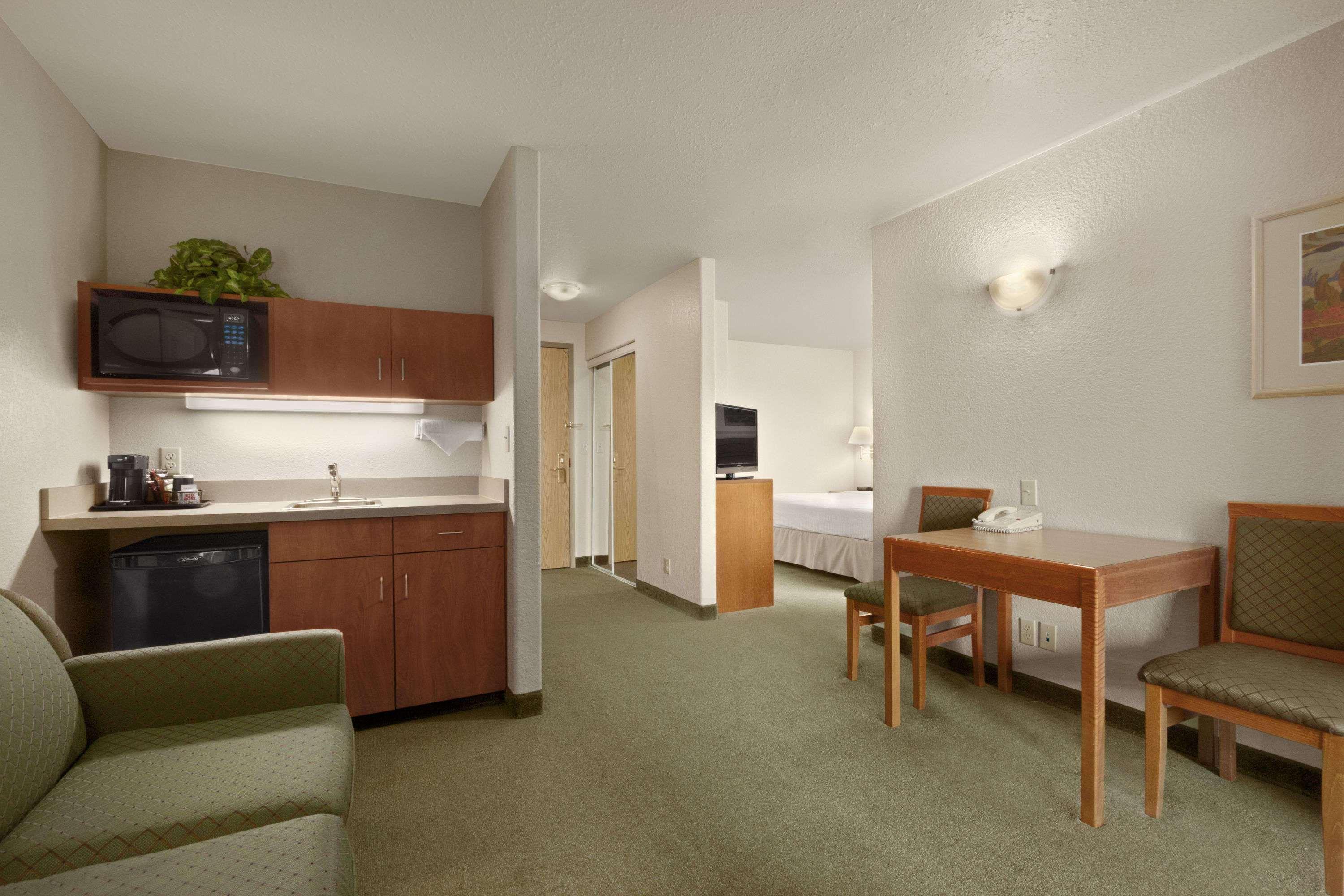 Days Inn By Wyndham Red Deer Kültér fotó