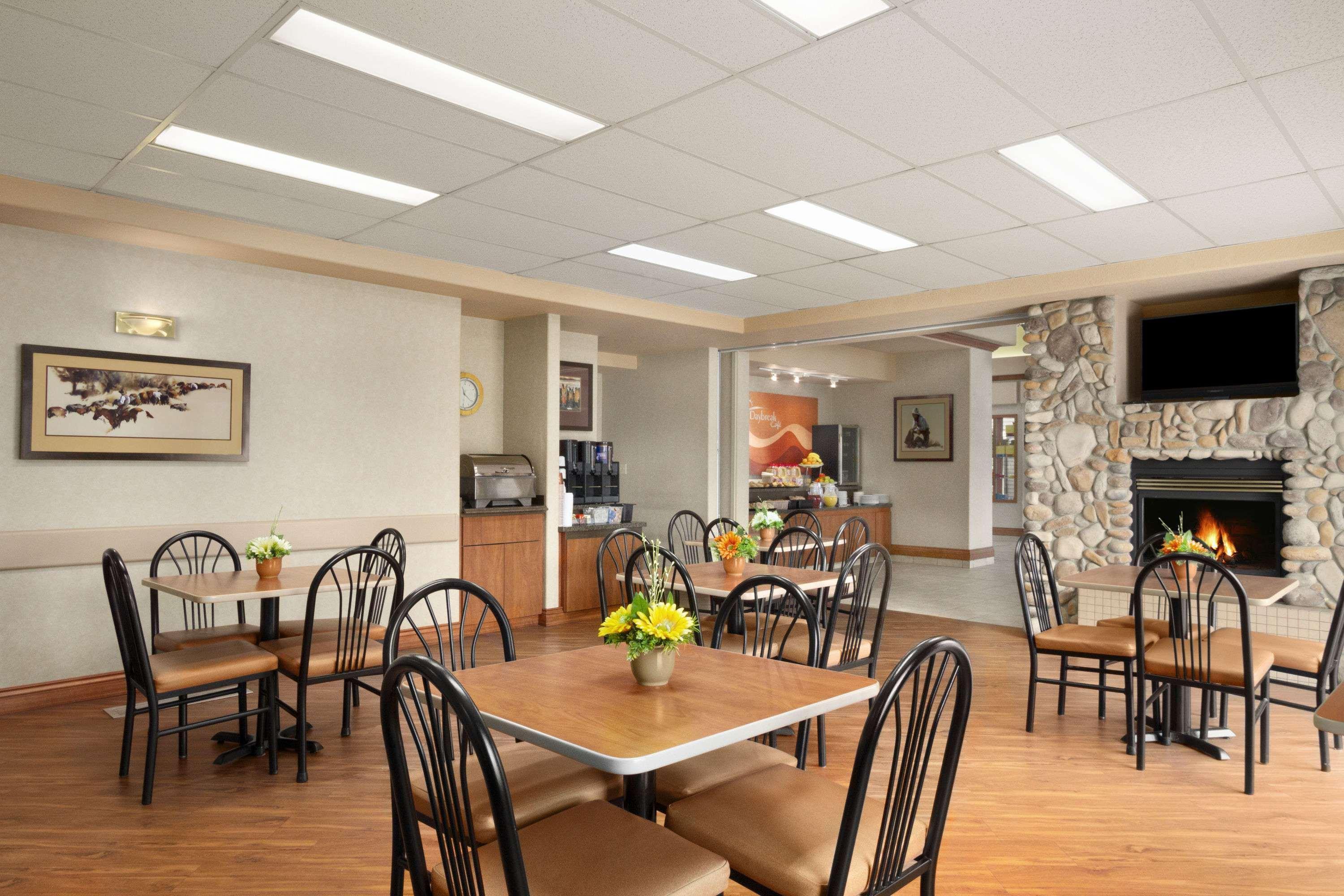 Days Inn By Wyndham Red Deer Kültér fotó