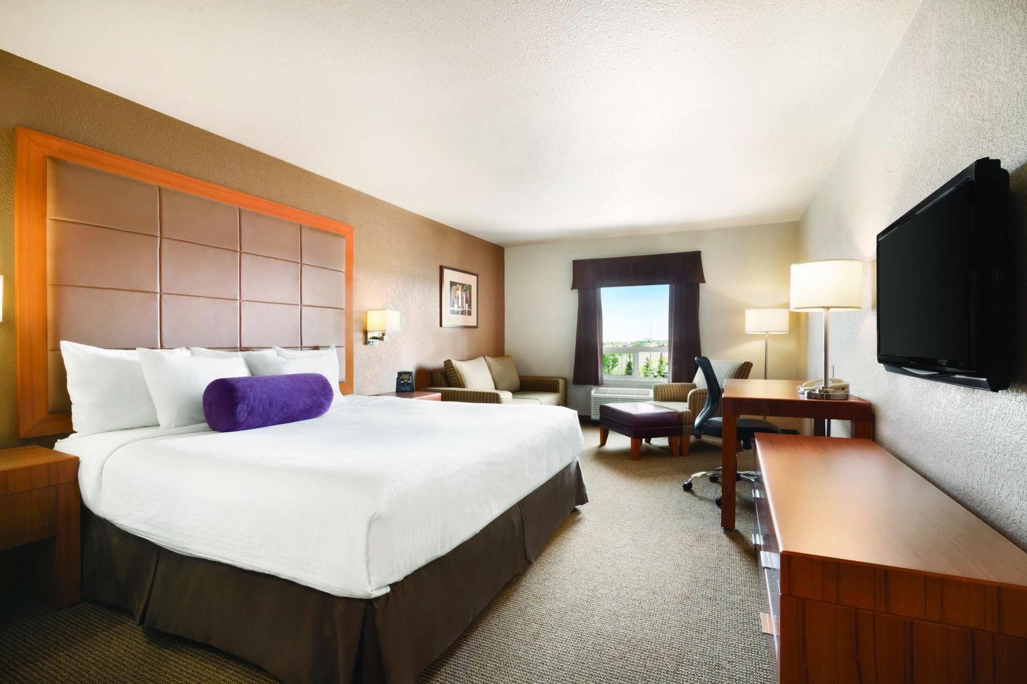 Days Inn By Wyndham Red Deer Kültér fotó